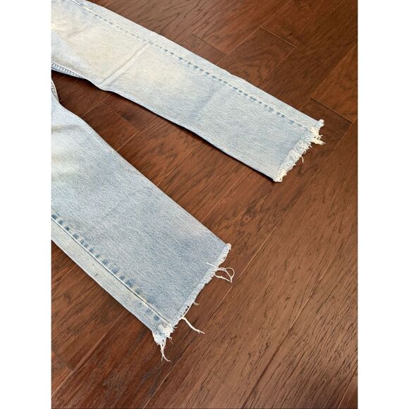 Vintage Levi’s 505 Jeans W32 Made in Canada Light Wash Straight Leg Distressed R - Picture 7 of 9